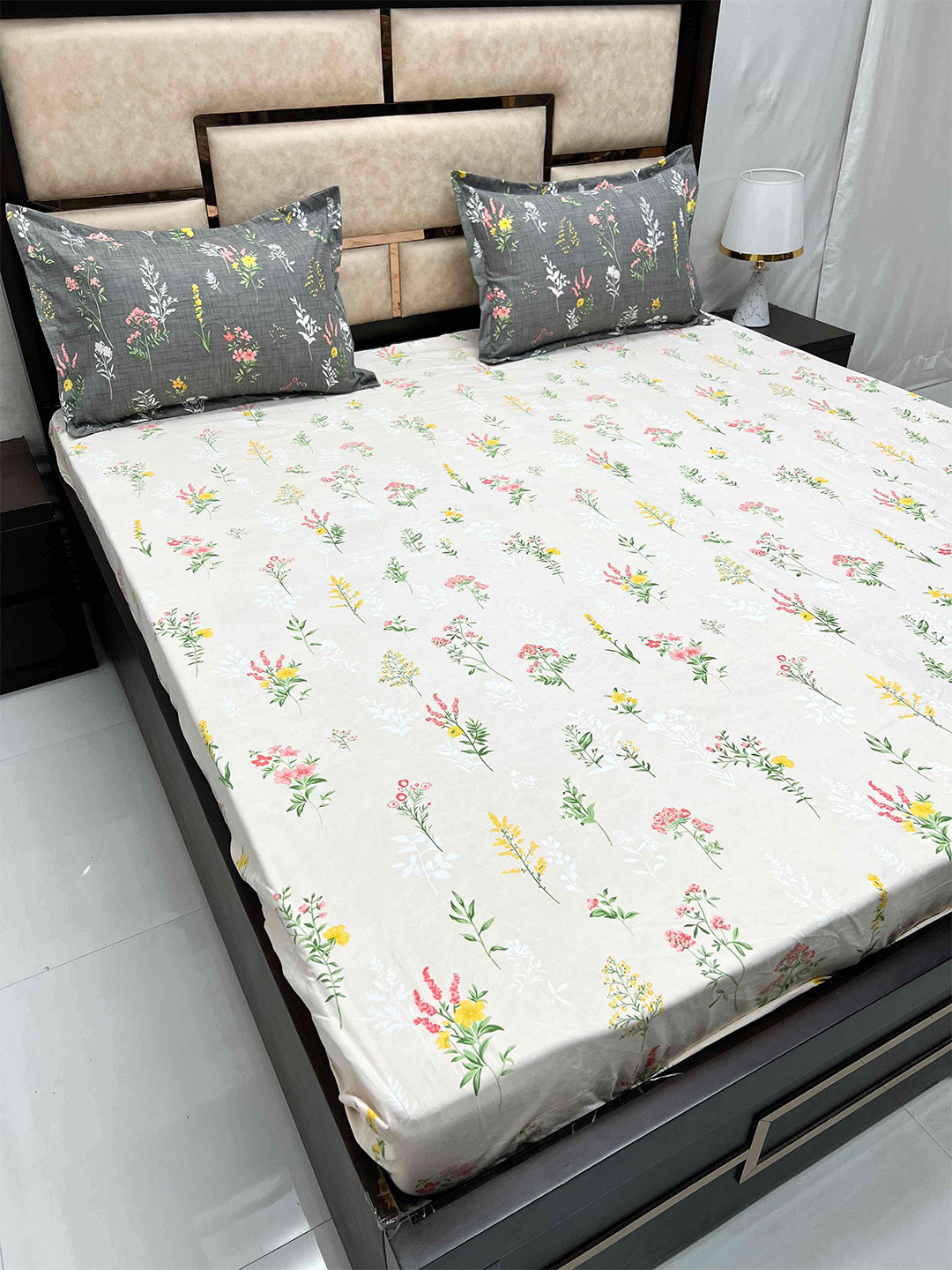 

Pure Decor White & Yellow Floral Cotton180 TC Fitted King Bedsheet with 2 Pillow Covers