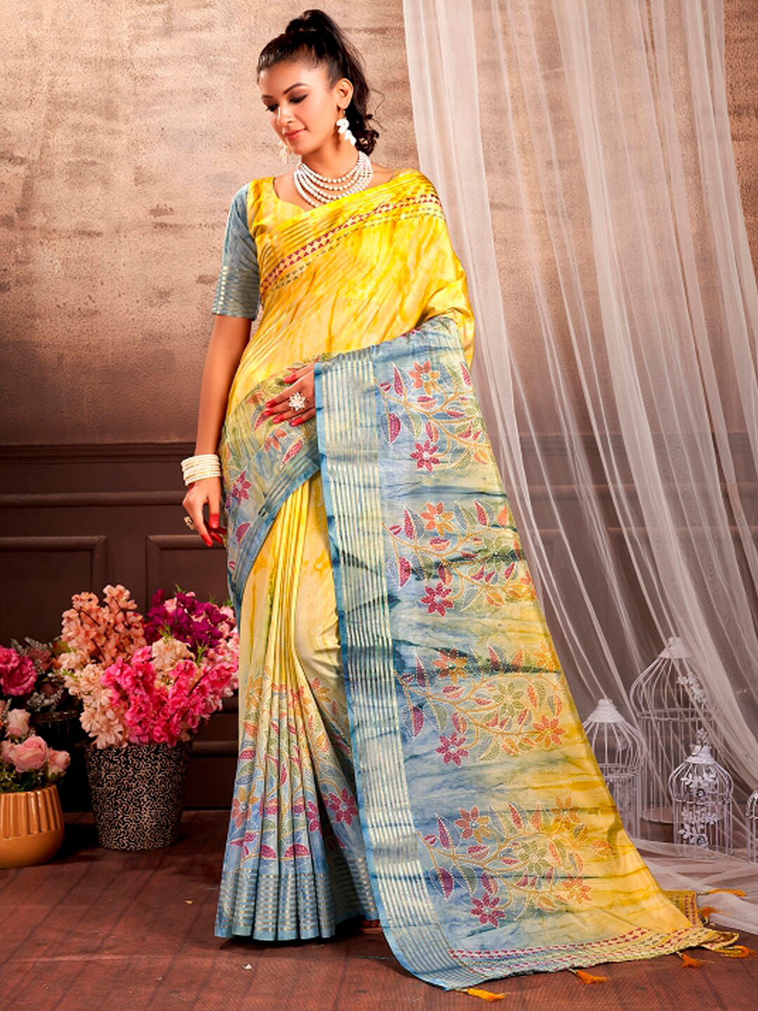

Mitera Floral Printed Saree, Yellow
