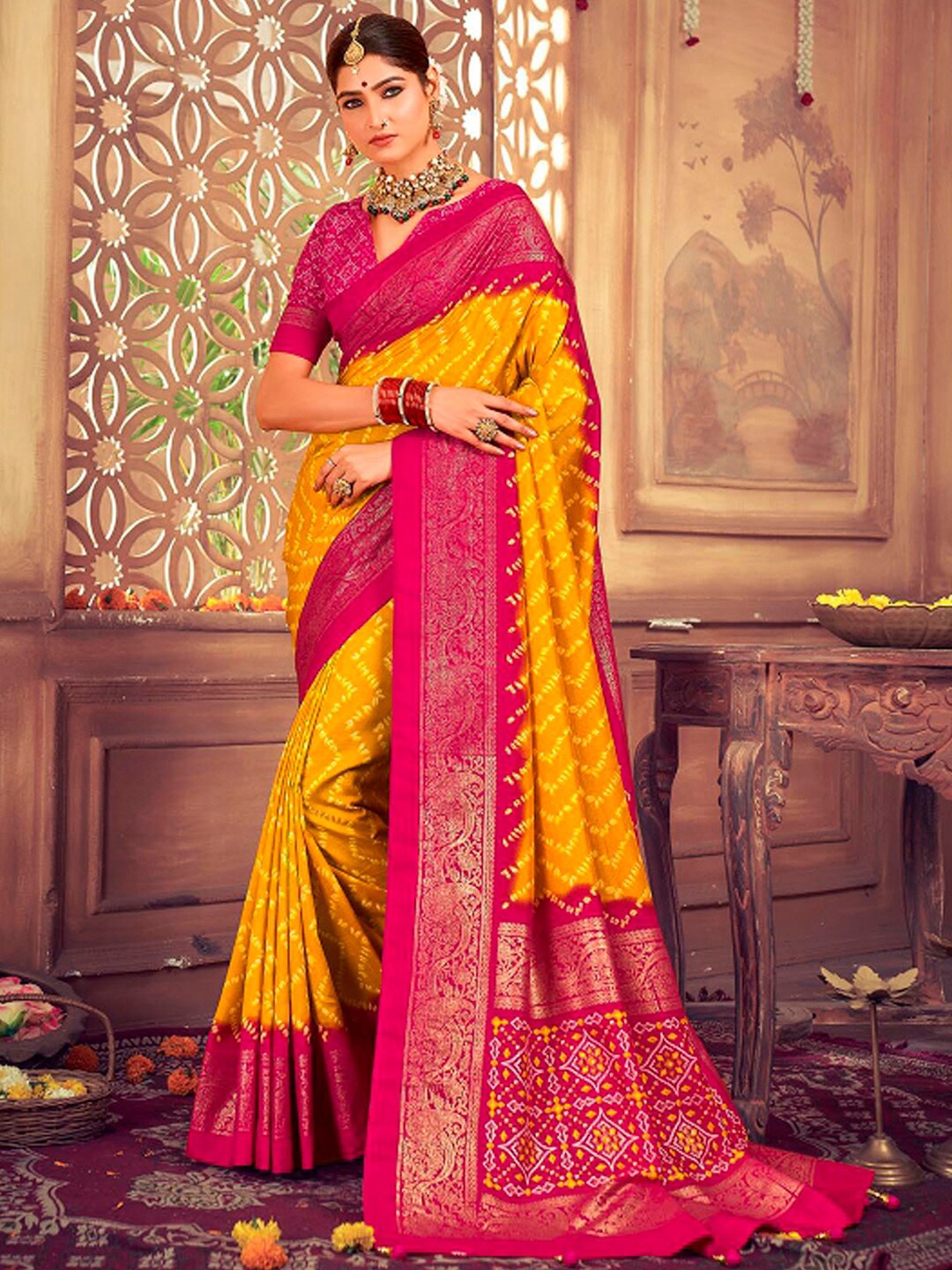 

Mitera Geometric Printed Zari Saree, Yellow