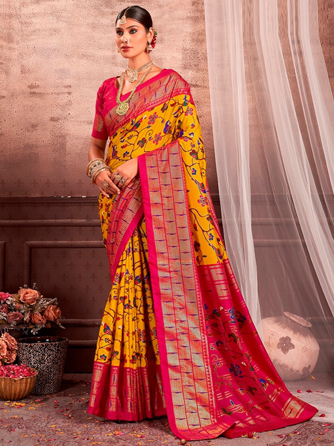

Mitera Ethnic Motifs Printed Zari Detail Saree, Yellow