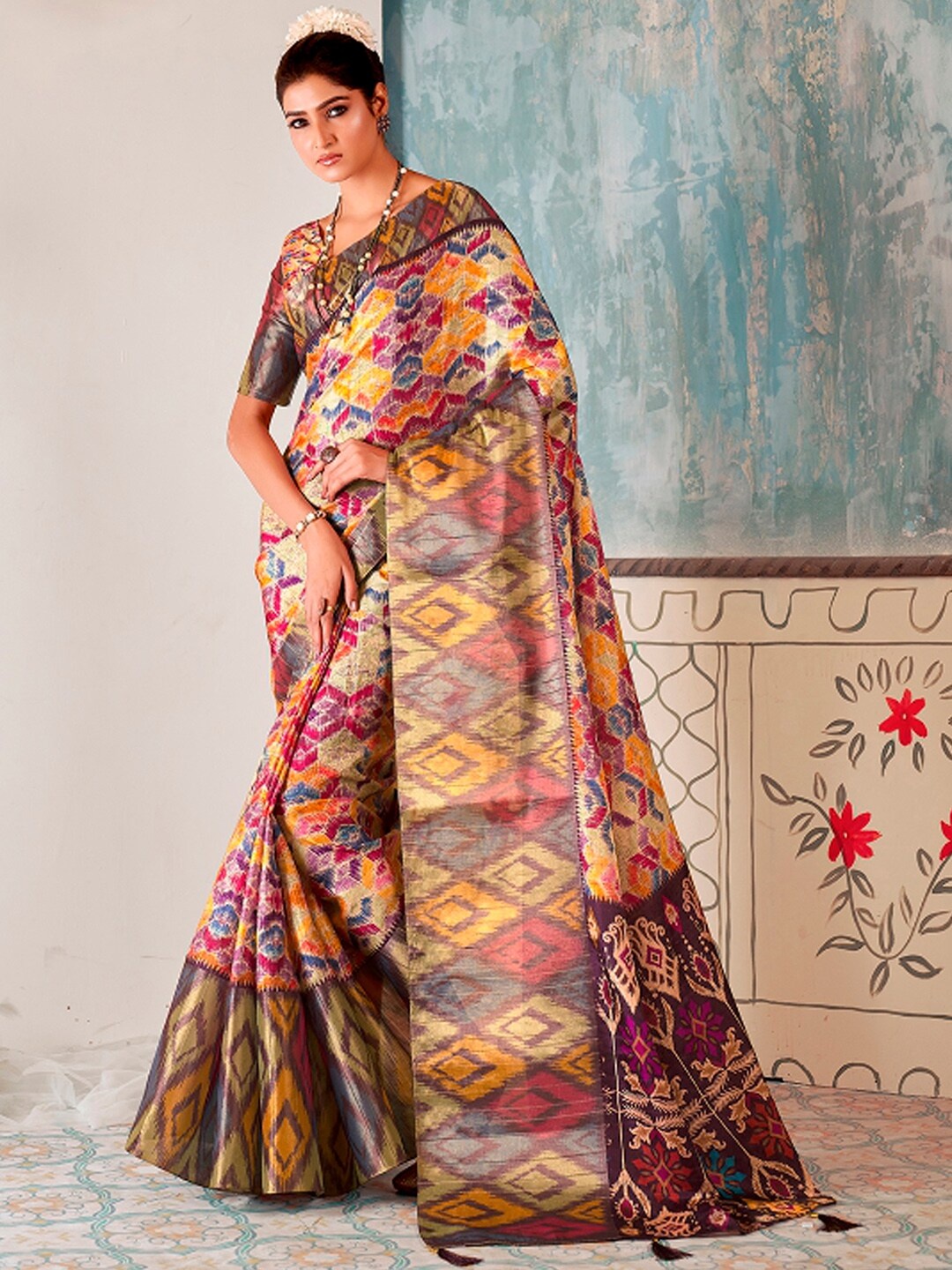 

Mitera Ethnic Motifs Printed Sungudi Saree, Yellow