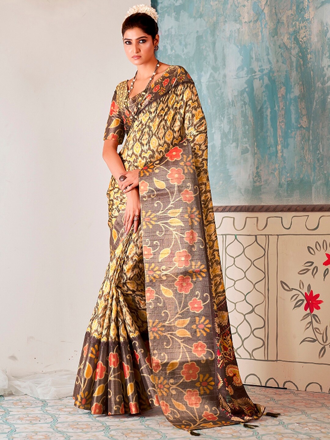 

Mitera Ethnic Motifs Printed Sungudi Saree, Yellow