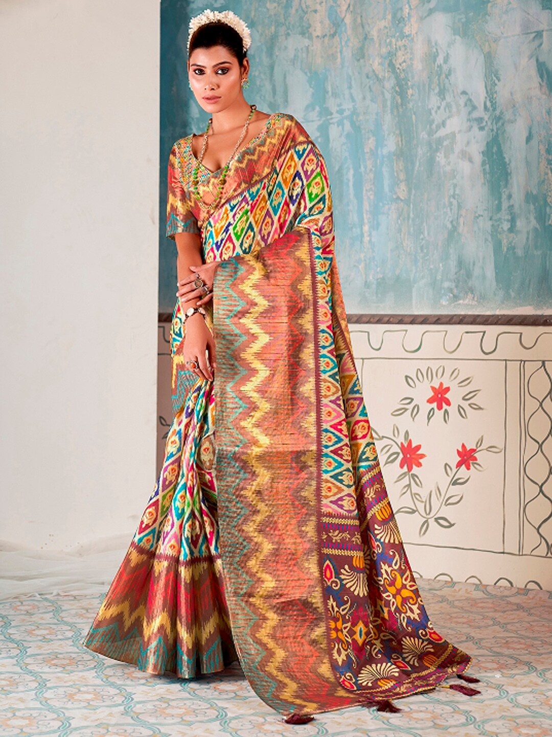 

Mitera Ethnic Motifs Printed Saree, Pink