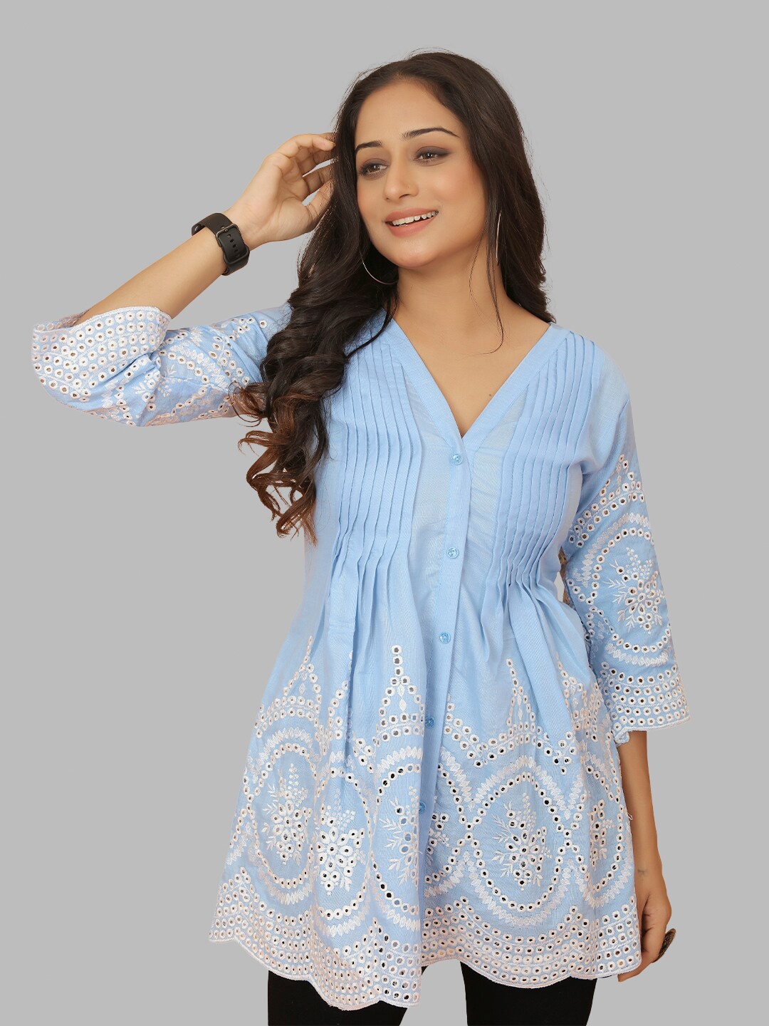 

PEACH PIPER Floral Embroidered Cotton V-Neck Tunic, Blue