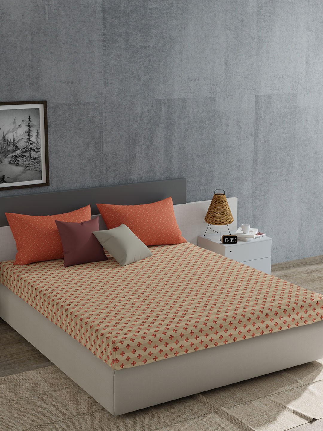 

MYTRIDENT Periwinkle Orange Everyday Flat 120TC Queen Cotton Bedsheet Set, Beige