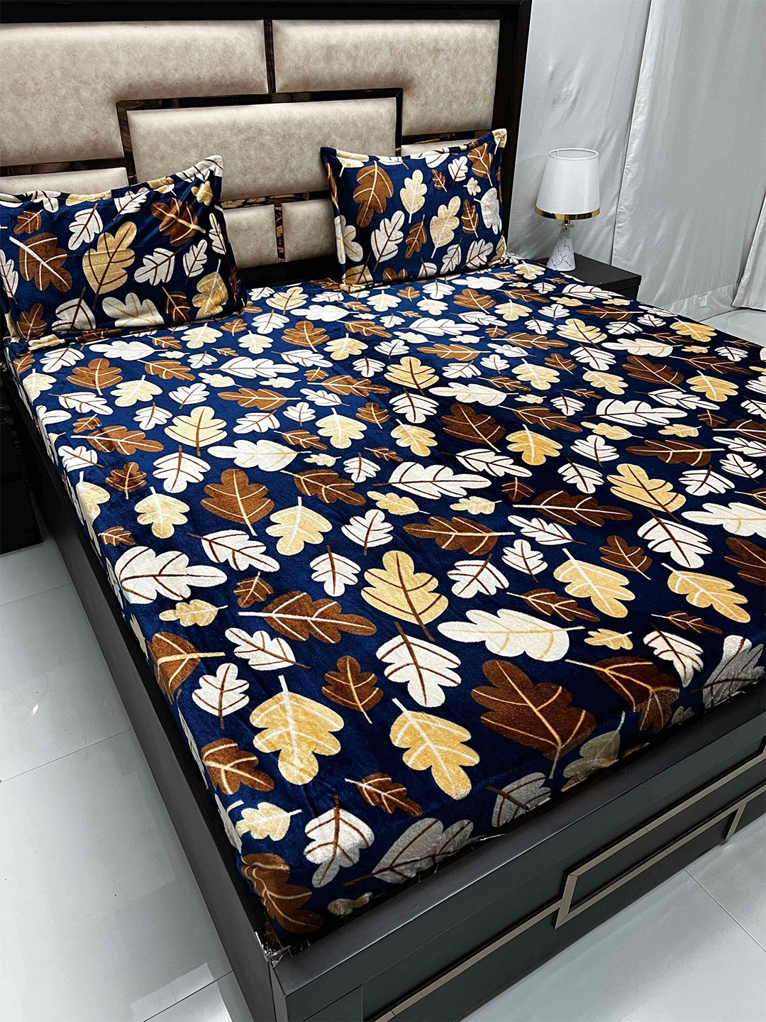 

Pure Decor Cozy Blue Floral Microfiber 300 TC King Bedsheet & 2 Pillow Covers with Zipper
