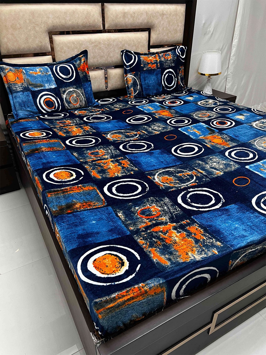 

Pure Decor Blue & Black Abstract Microfiber 300 TC King Bedsheet With 2 Pillow Covers