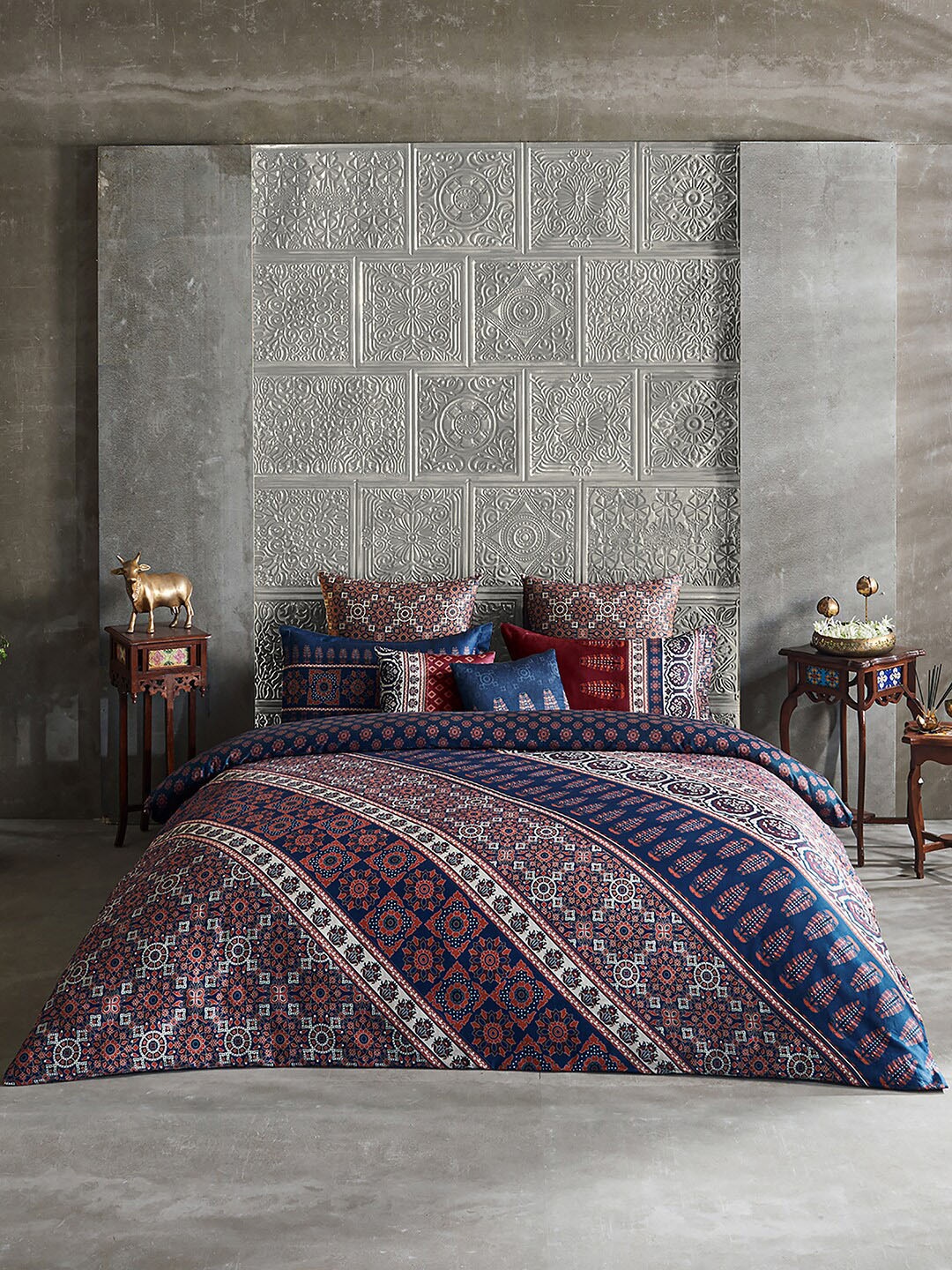 DDecor Red & Blue Ethnic Motifs Printed 210 TC Super King Bedding Set