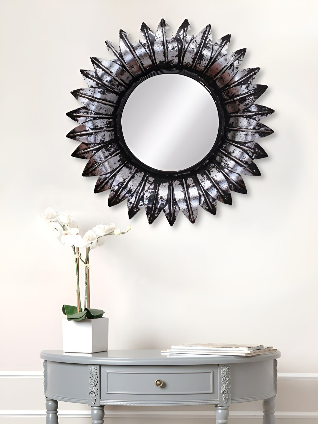 

Ancient Clock Makers Black & Silver Toned Textured Round Shaped Metal Wall Mirror