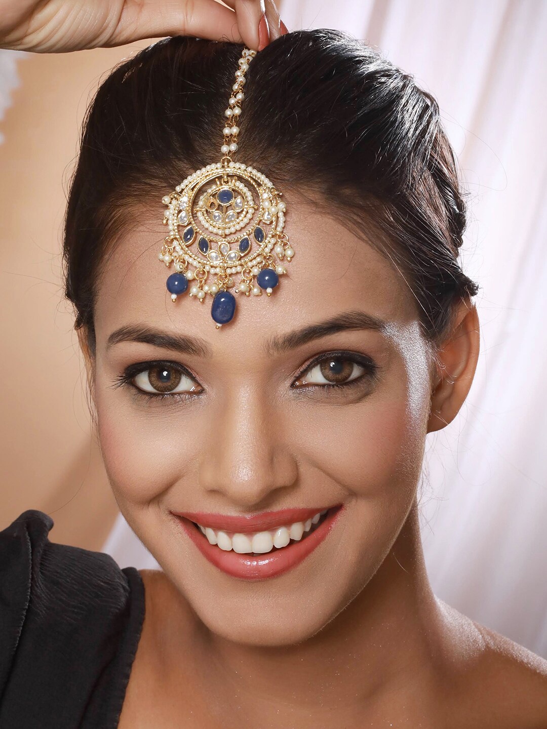 

Anouk Gold-Plated Kundan-Studded & Pearl Beaded Maang Tikka
