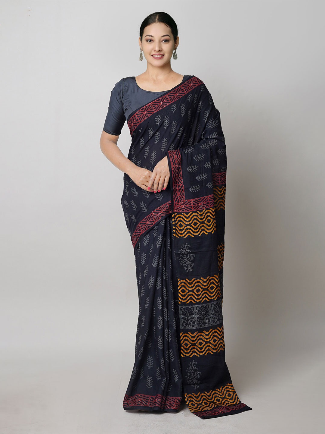 

Unnati Silks Ethnic Motifs Block Printed Pure Cotton Handloom Saree, Black