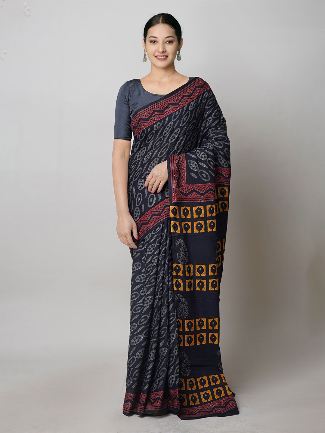 

Unnati Silks Ethnic Motifs Printed Pure Cotton Handloom Block Print Saree, Black