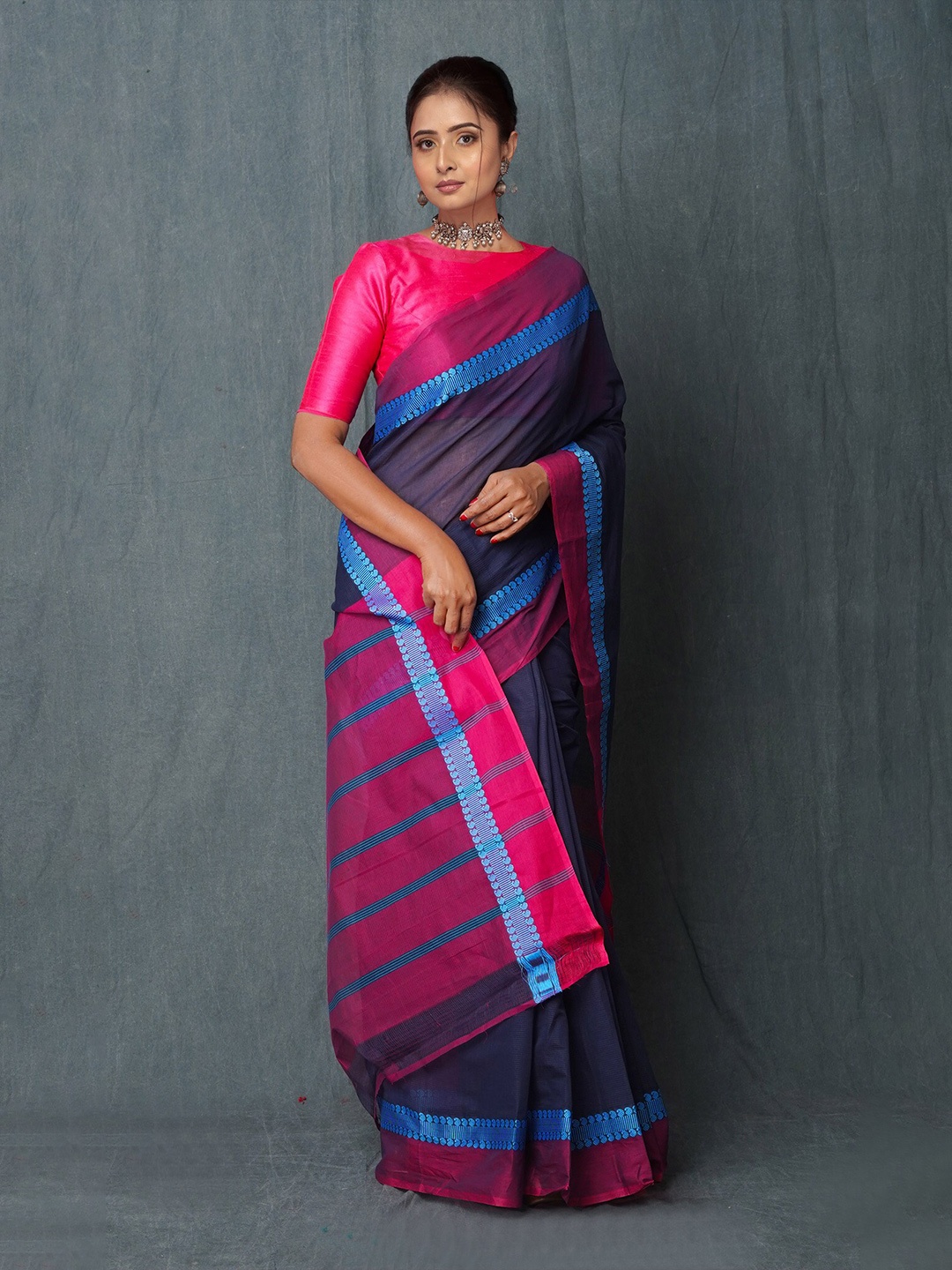

Unnati Silks Woven Design Pure Cotton Handloom Narayan Peth Saree, Navy blue