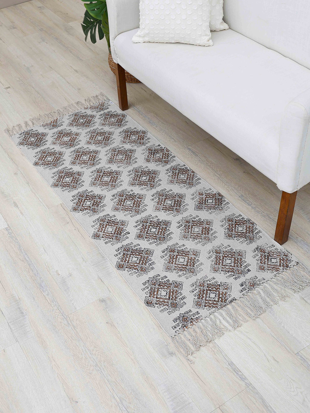

Ariana Rust Coloured & White Block Printed Cotton Dhurries