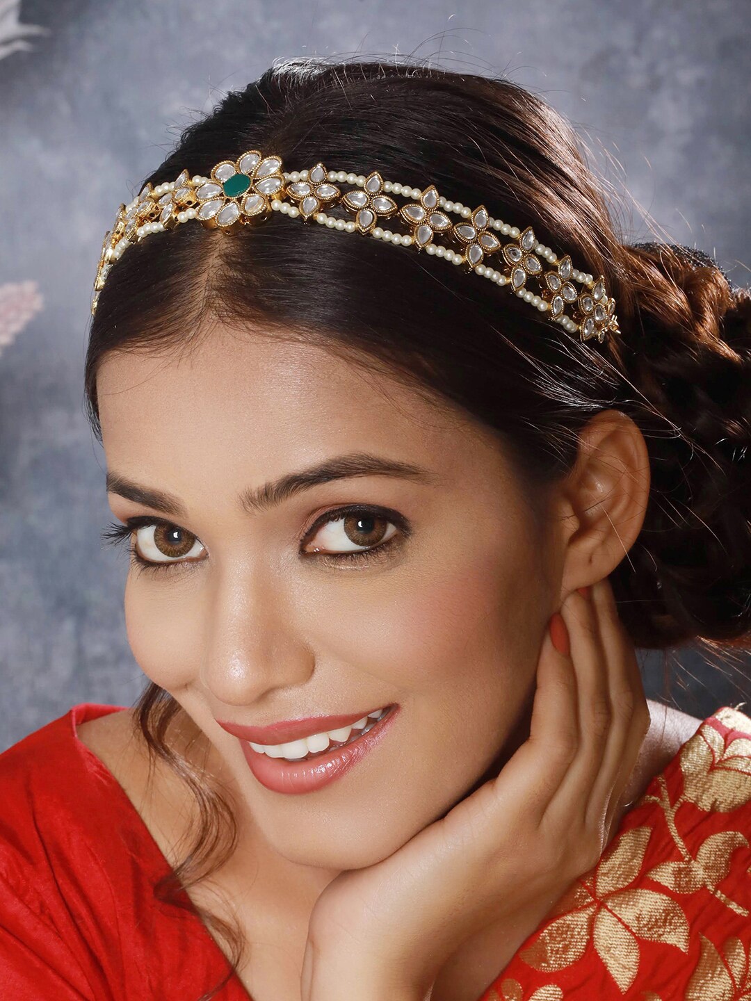 

Anouk Gold-Plated Kundan-Studded & Pearl Beaded Sheeshphool