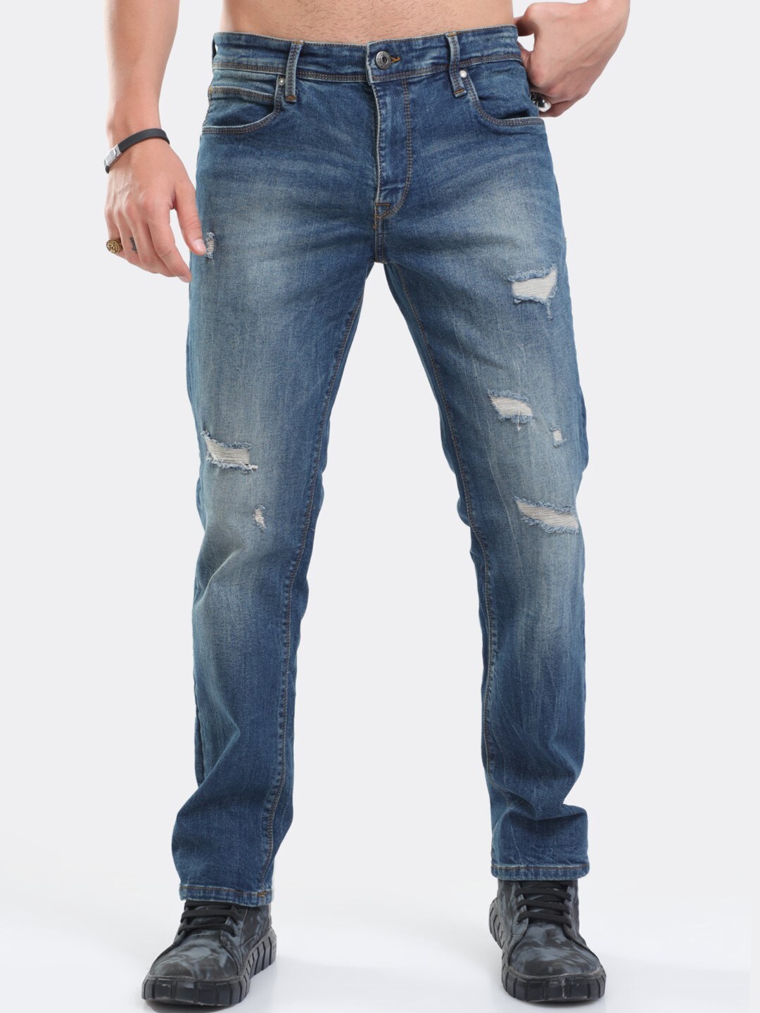 

BADMAASH Men Blue Jean Relaxed Fit Highly Distressed Light Fade Stretchable Jeans