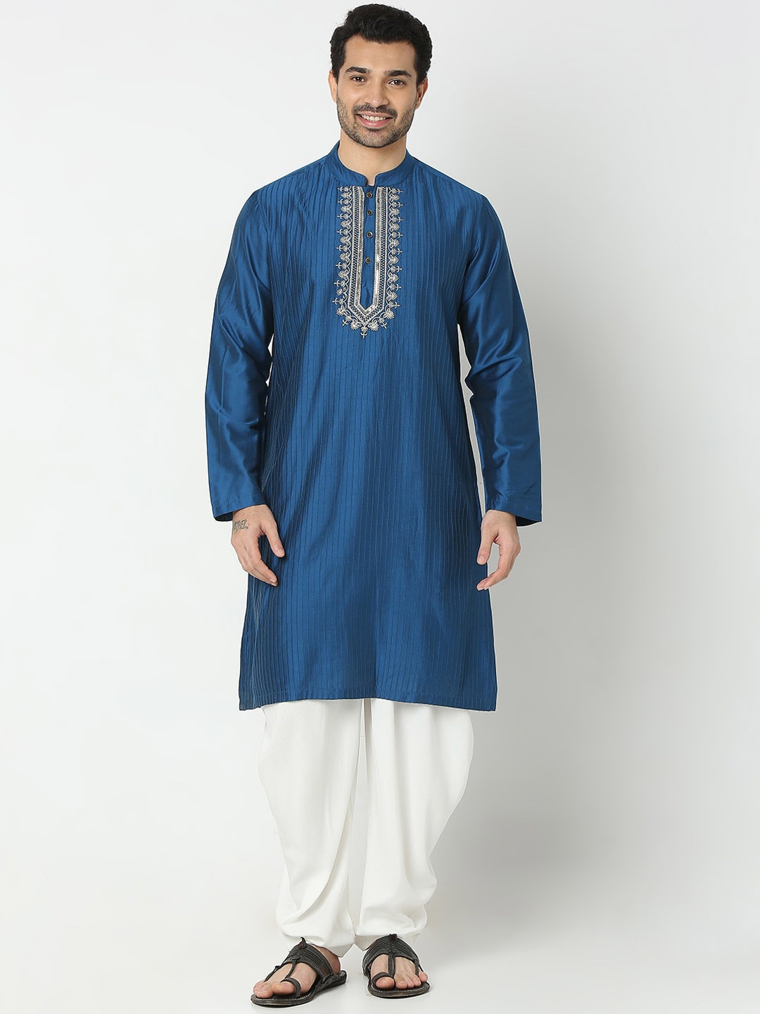 

Ethnicity Striped Mandarin Collar Kurta, Blue