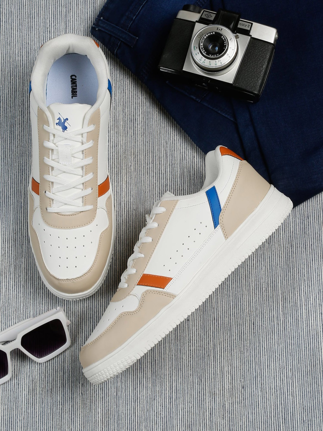 

Cantabil Men Colourblocked Lightweight Sneakers, White