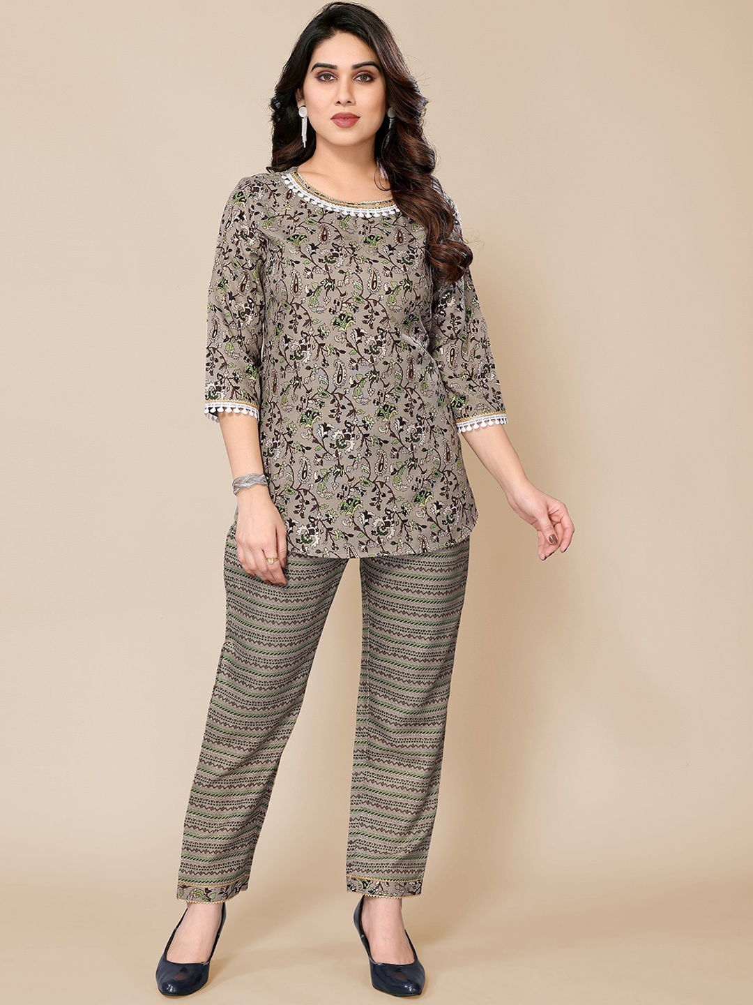 

PYARI - A style for every story Floral Printed Round Neck Kurta Set, Brown
