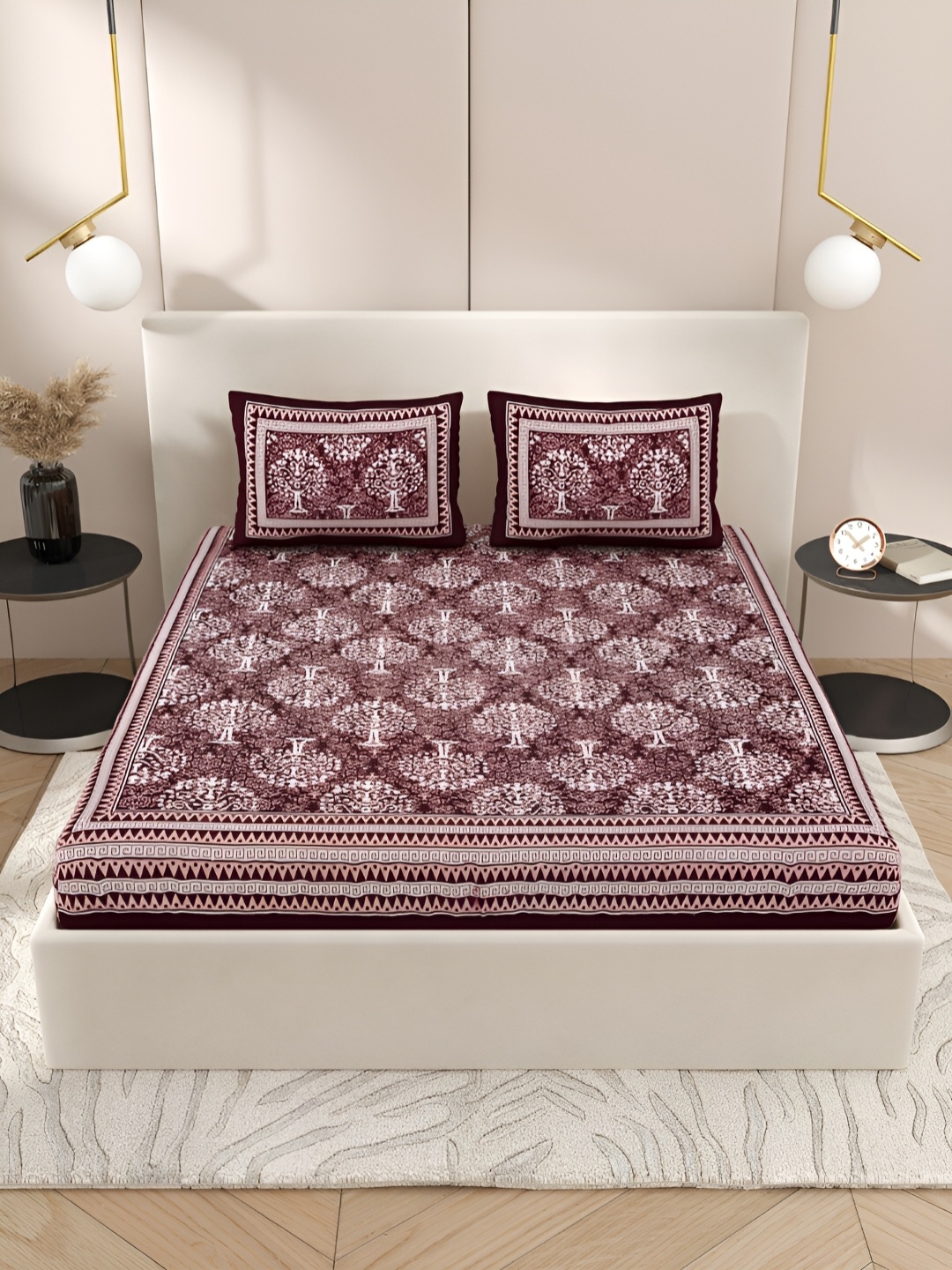 

Wayne Martin Beige & White Floral Cotton 210 TC Queen Bedsheet With 2 Pillow Covers