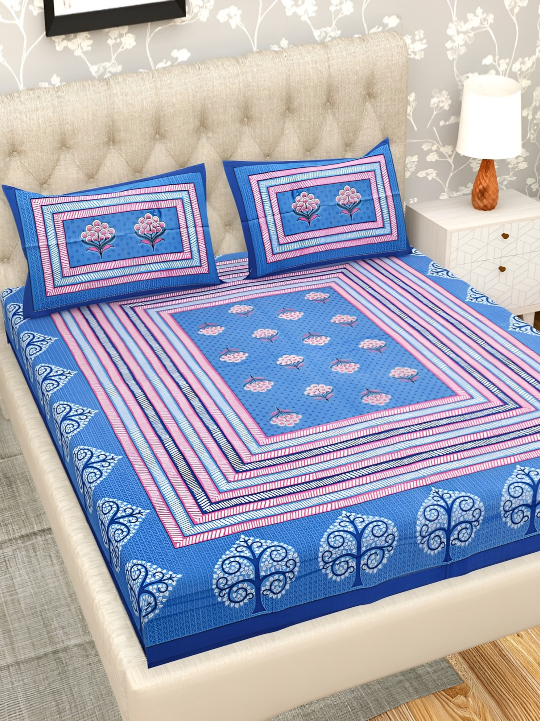 

Wayne Martin Blue and White Floral 210 TC Queen Bedsheet with 2 Pillow Covers