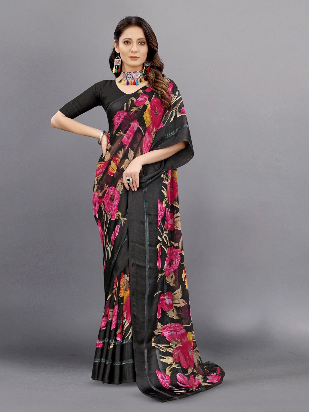 

APNISHA Floral Printed Pure Georgette Saree, Black