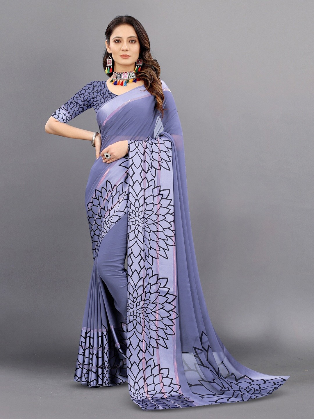 

APNISHA Floral Printed Pure Georgette Saree, Grey