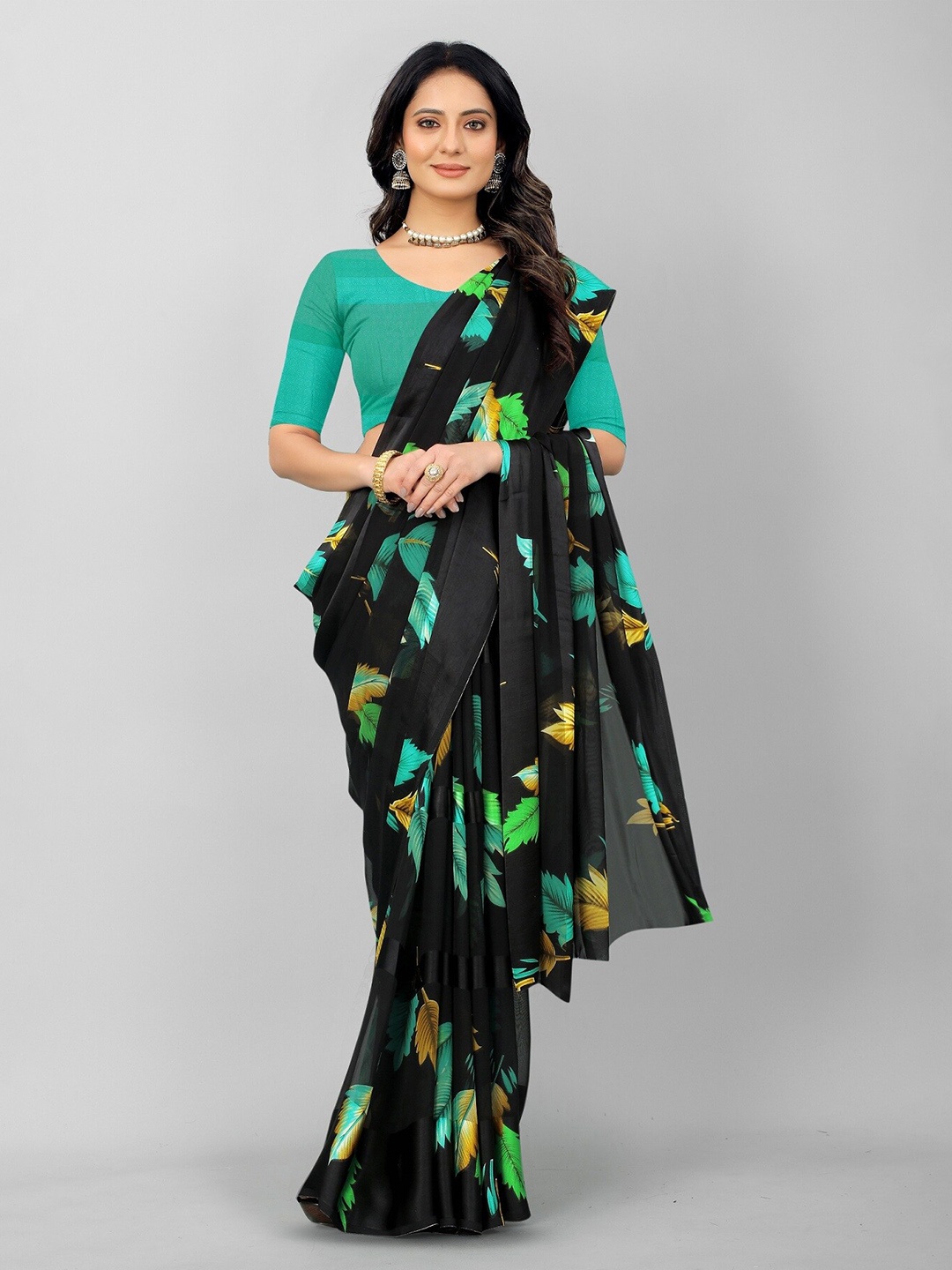 

APNISHA Floral Printed Pure Georgette Saree, Black