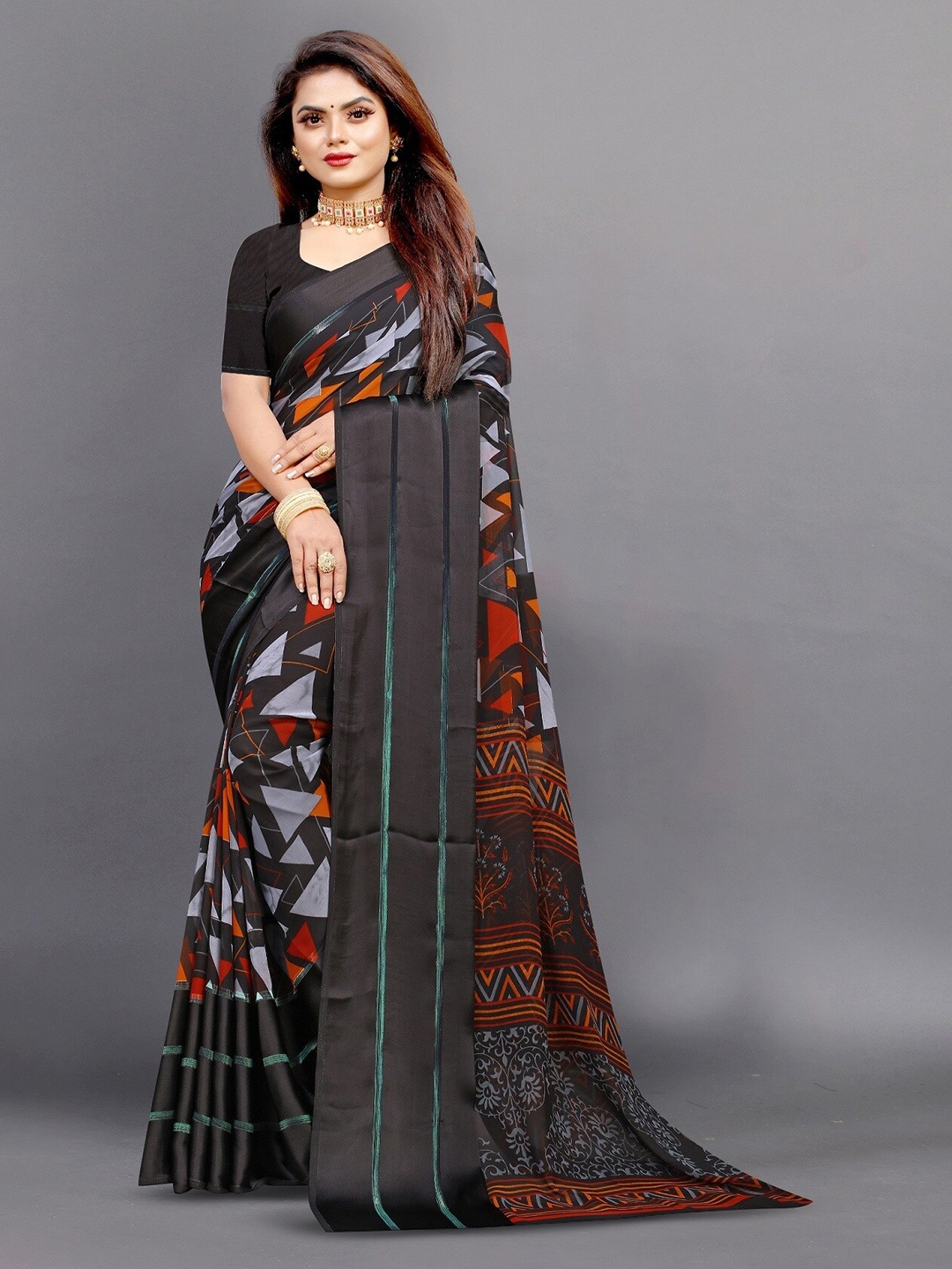 

APNISHA Geometric Printed Pure Georgette Saree, Black