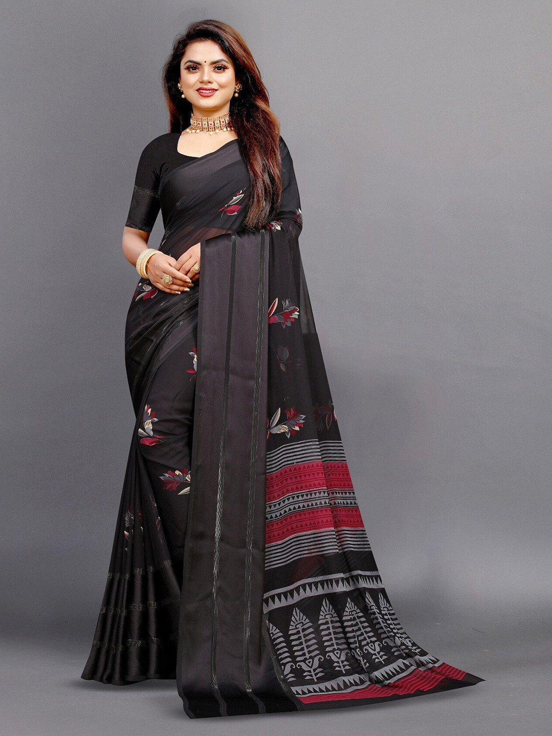 

APNISHA Floral Printed Pure Georgette Saree, Black