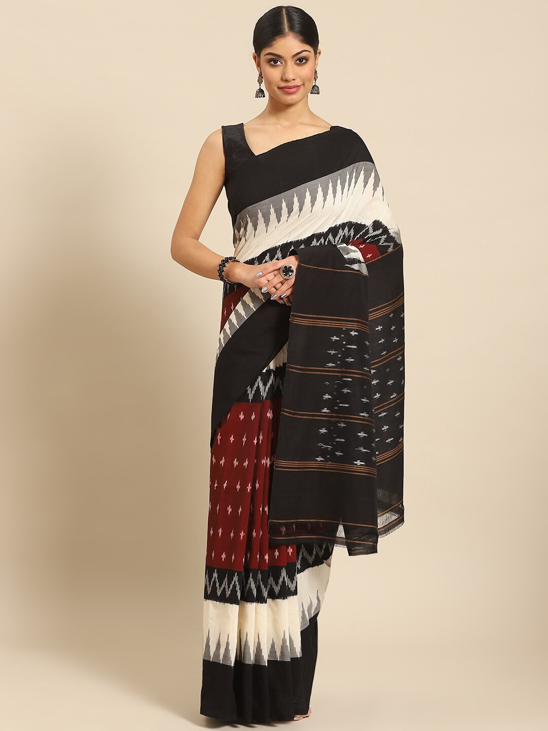 

ADITRI Handloom Pure Cotton Handloom Ikat Saree, White