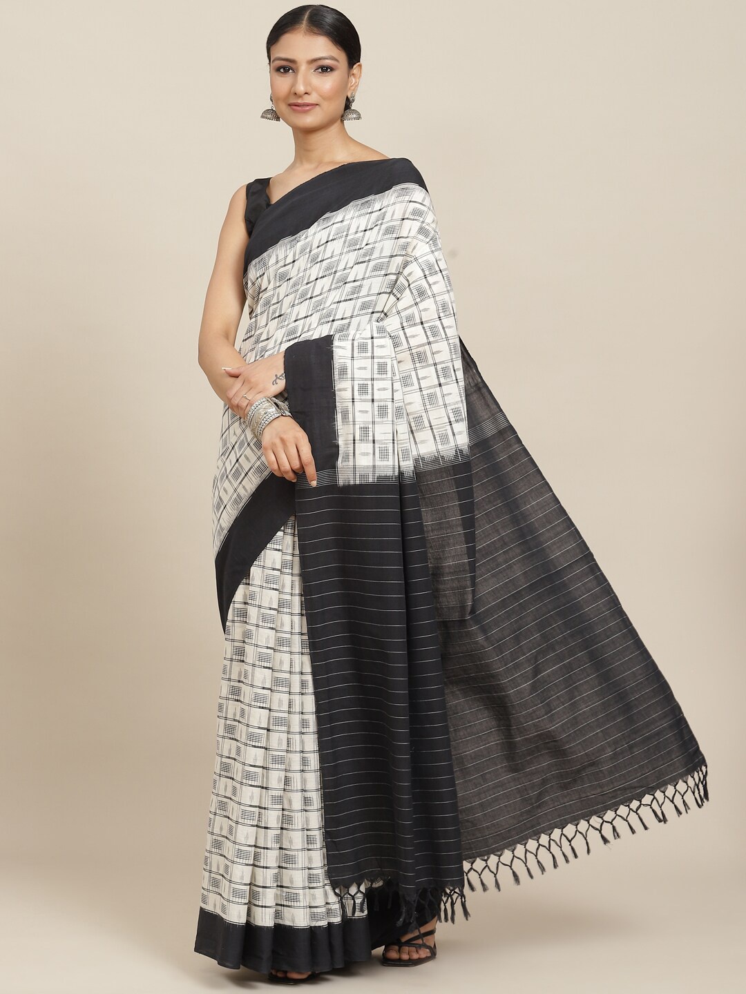 

ADITRI Handloom Geometric Printed Pure Cotton Ikat Saree, White