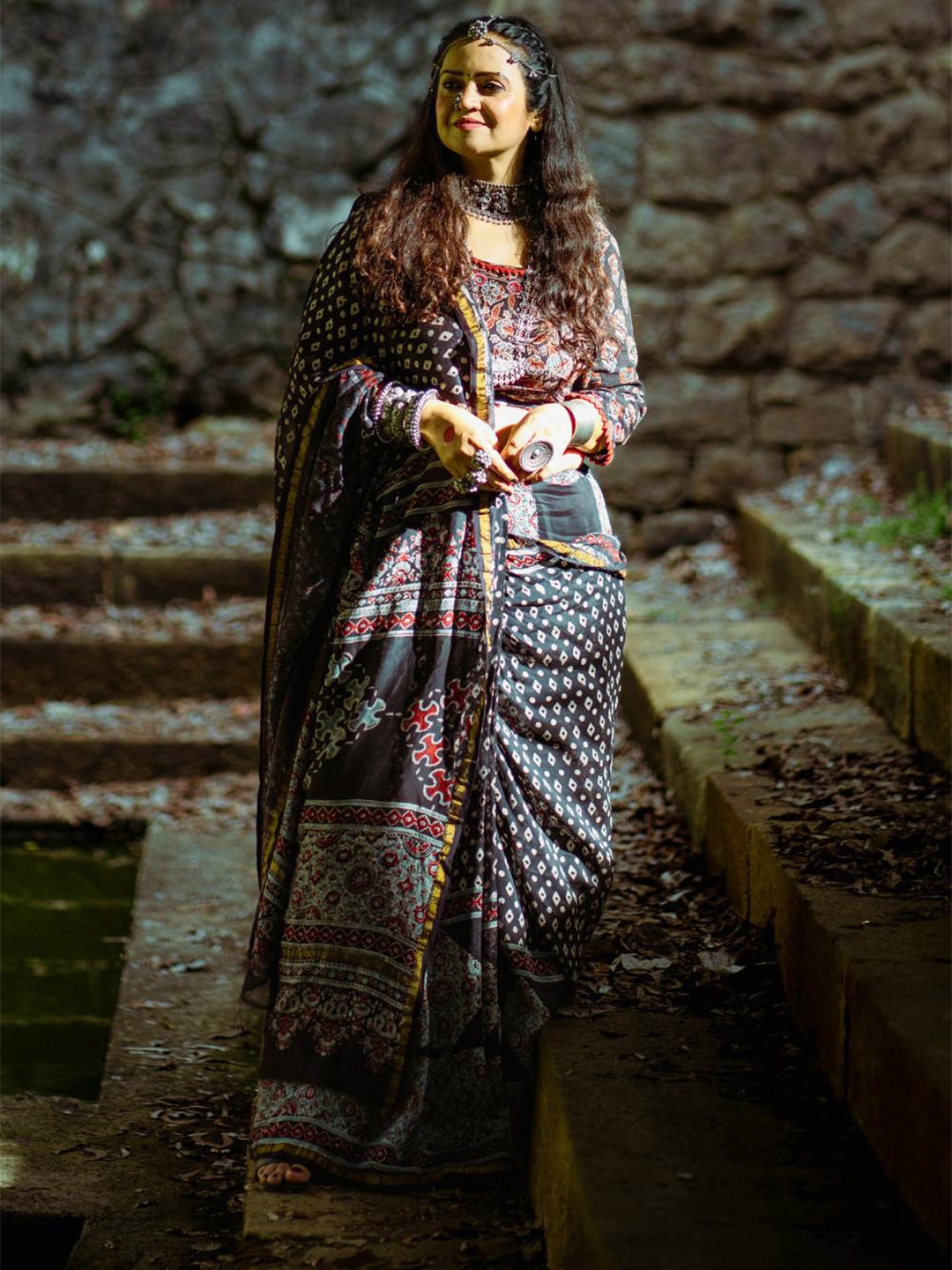 

ADITRI Ajrak Printed Pure Silk Saree, Black