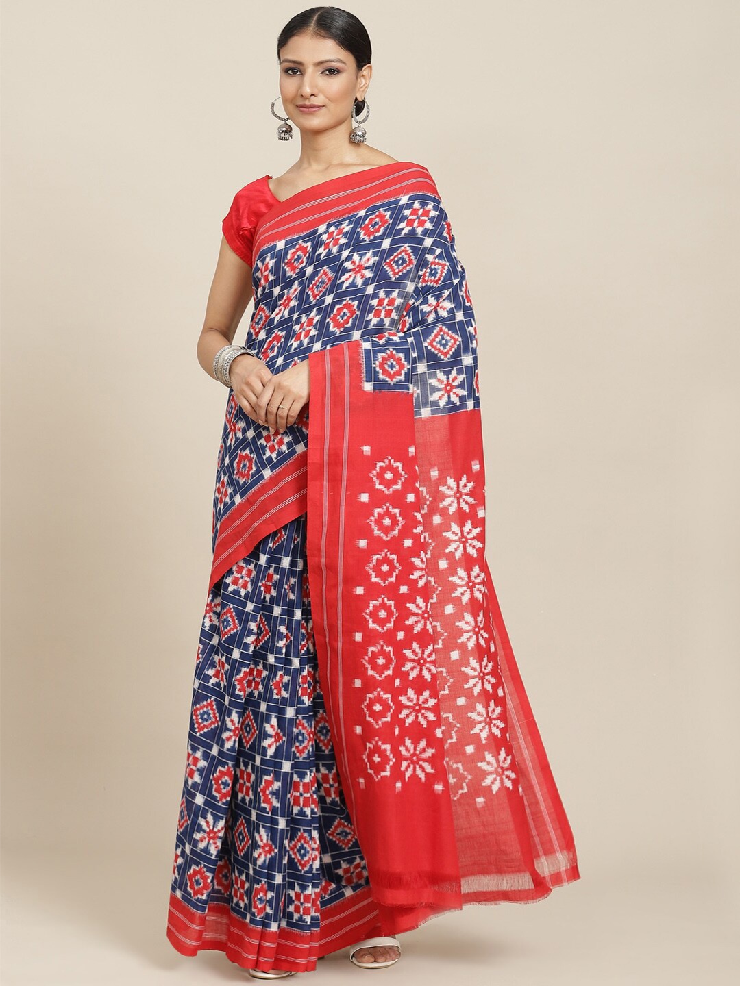 

ADITRI Handloom Ethnic Motifs Printed Pure Cotton Ikat Saree, Blue