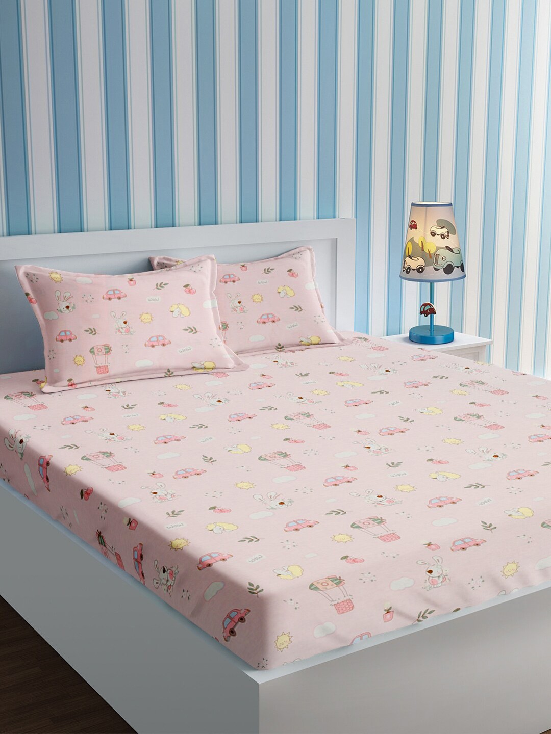 

URBAN DREAM Pink & White Graphic Cotton 210 TC Queen Bedsheet With 2 Pillow Covers