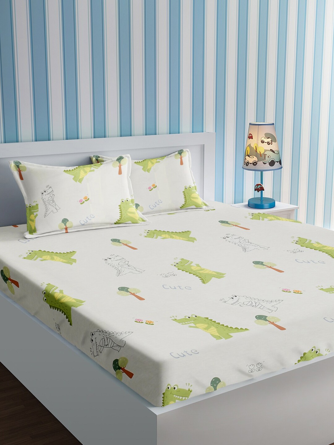 

URBAN DREAM White & Green Conversational Cotton 210 TC Queen Bedsheet With 2 Pillow Covers