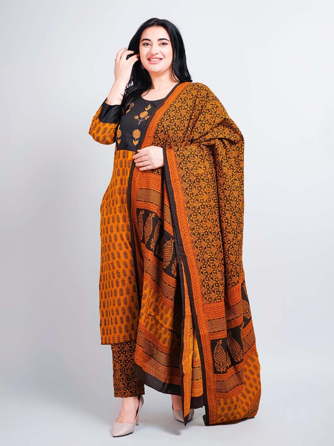 

NAVGYA Ethnic Motifs Printed Pure Cotton Kurta & Trousers With Dupatta, Yellow