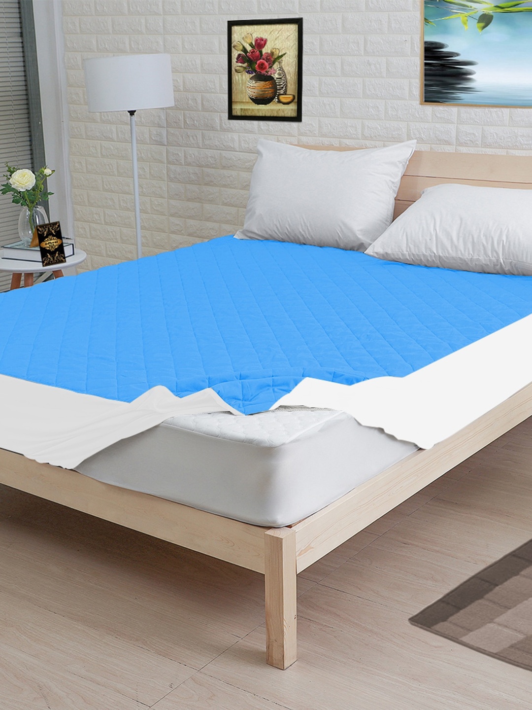 

Adbeni Blue Quilted MicroFiber 300 GSM Waterproof Small Queen Mattress Protector