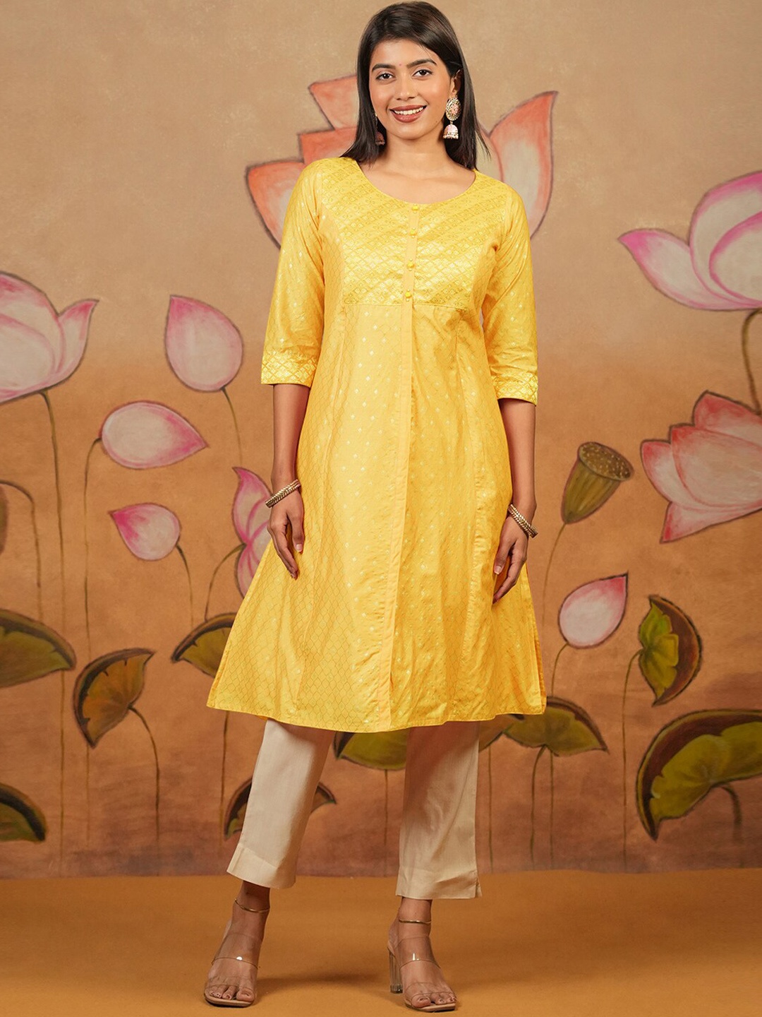 

Maybell Geometric Printed Three-Quarter Sleeve A-Line Silk Kurta, Yellow