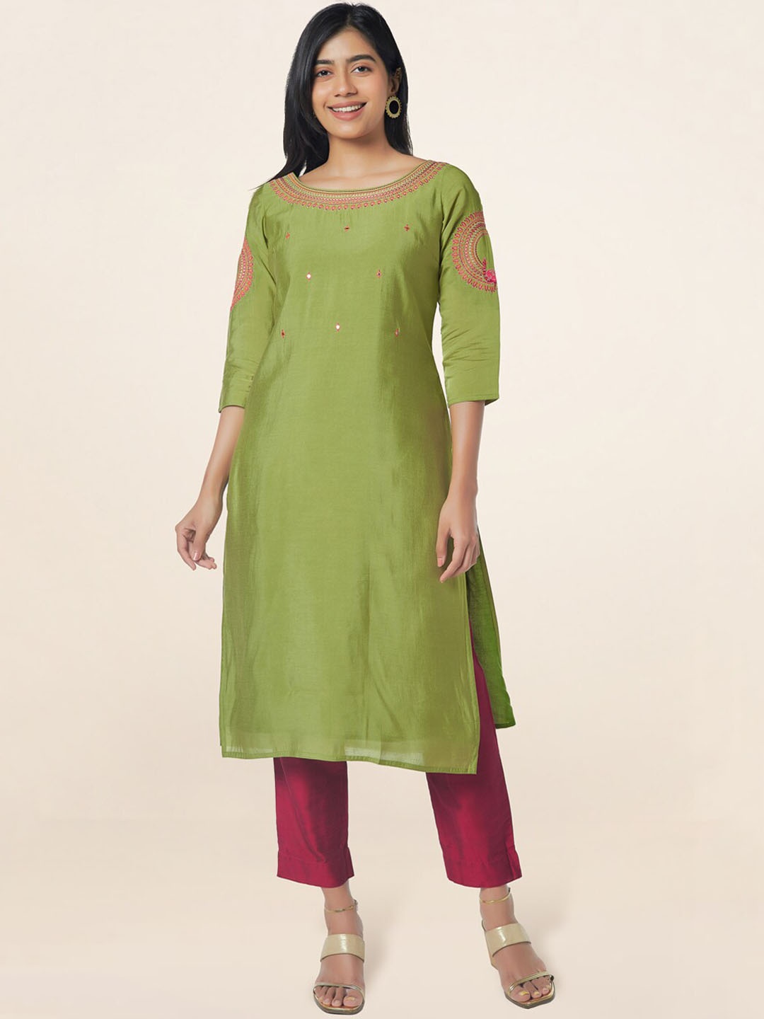 

Maybell Embroidered Yoke Design Boat Neck Mirror Work Kurta, Green