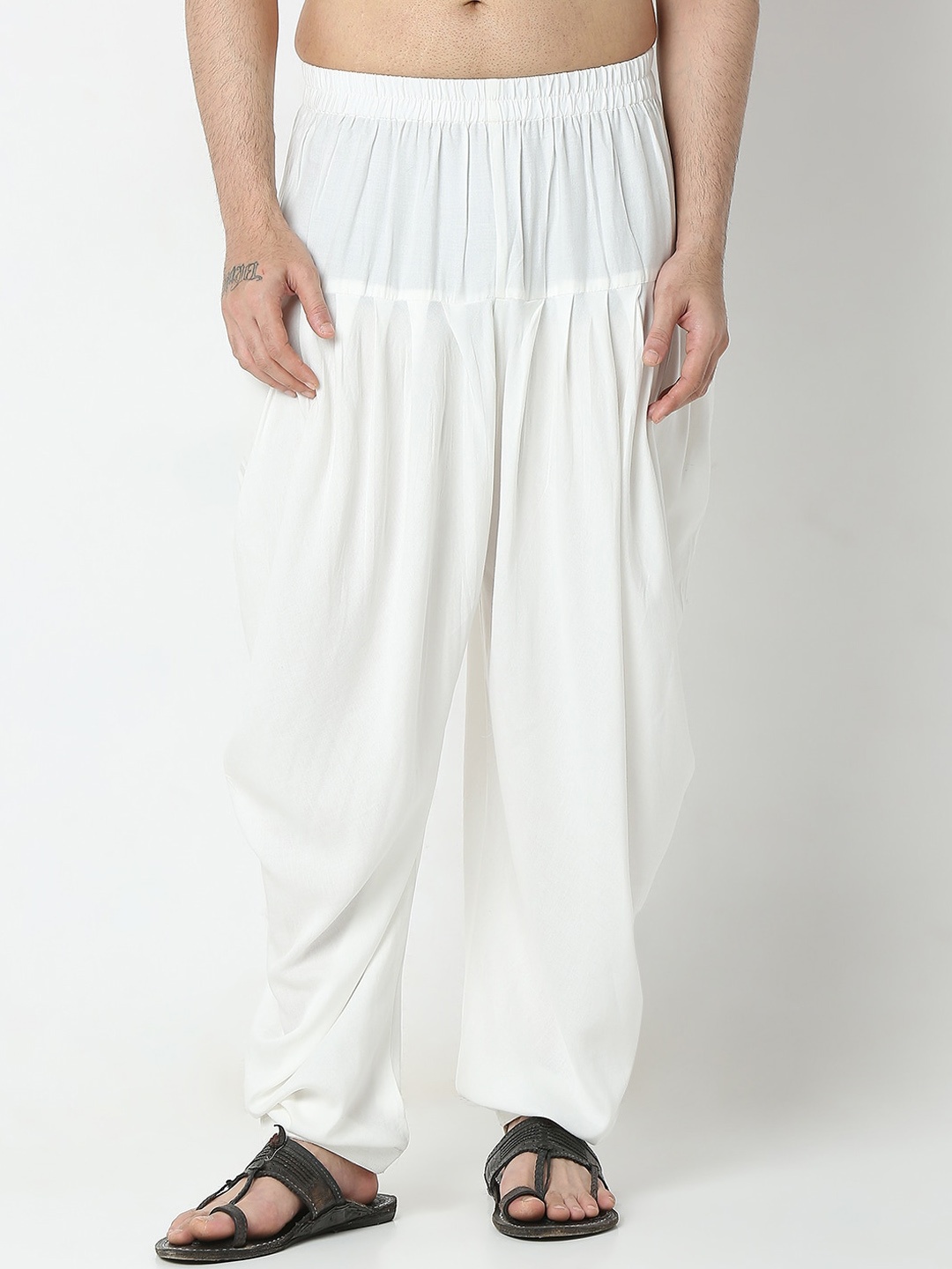 

Ethnicity Men Mid-Rise Loose Fit Salwar, Off white