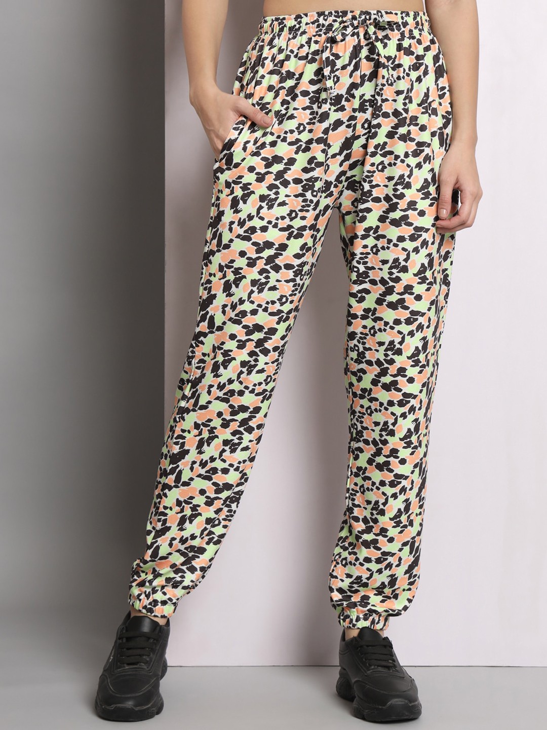 

Q-rious Women Printed Regular Fit Joggers, Yellow