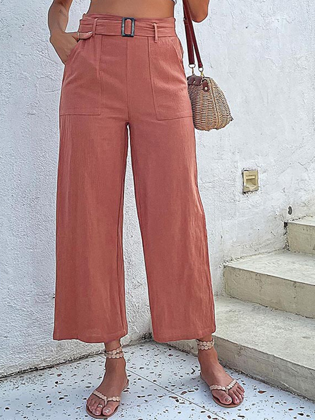 

StyleCast Women Rose High-Rise Plain Cropped Regular Trousers