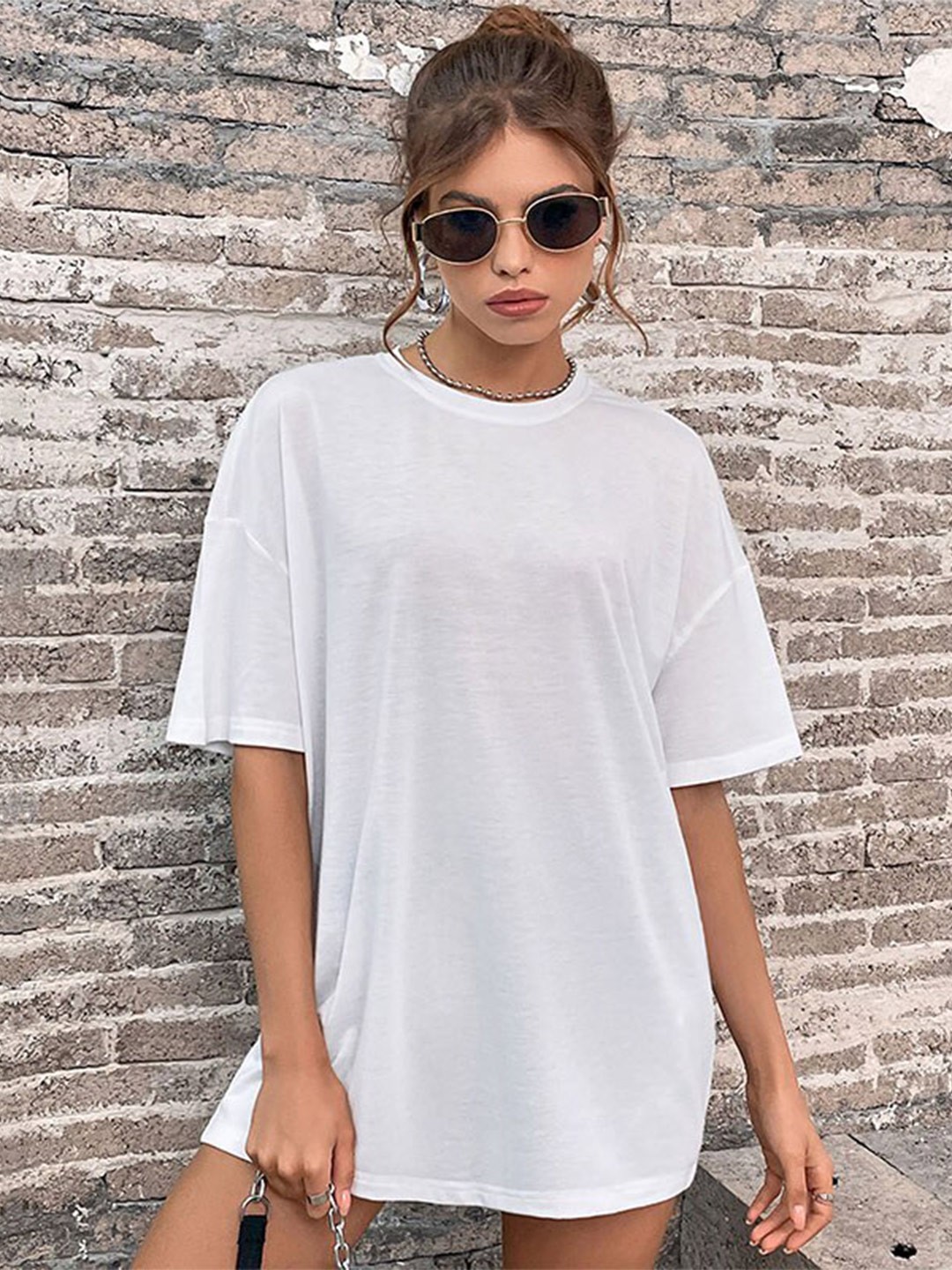 

StyleCast White Round Neck Oversized T-shirt