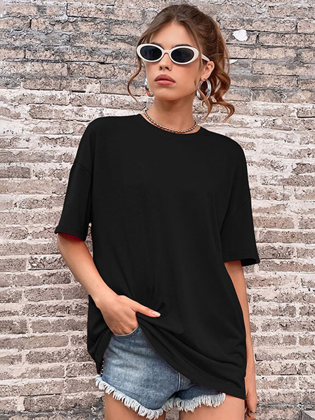 

StyleCast Black Round Neck Oversized T-shirt