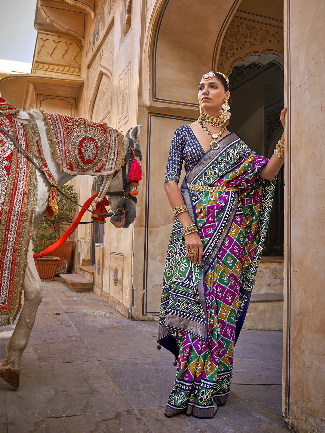 

elora Geometric Printed Patola Saree, Green