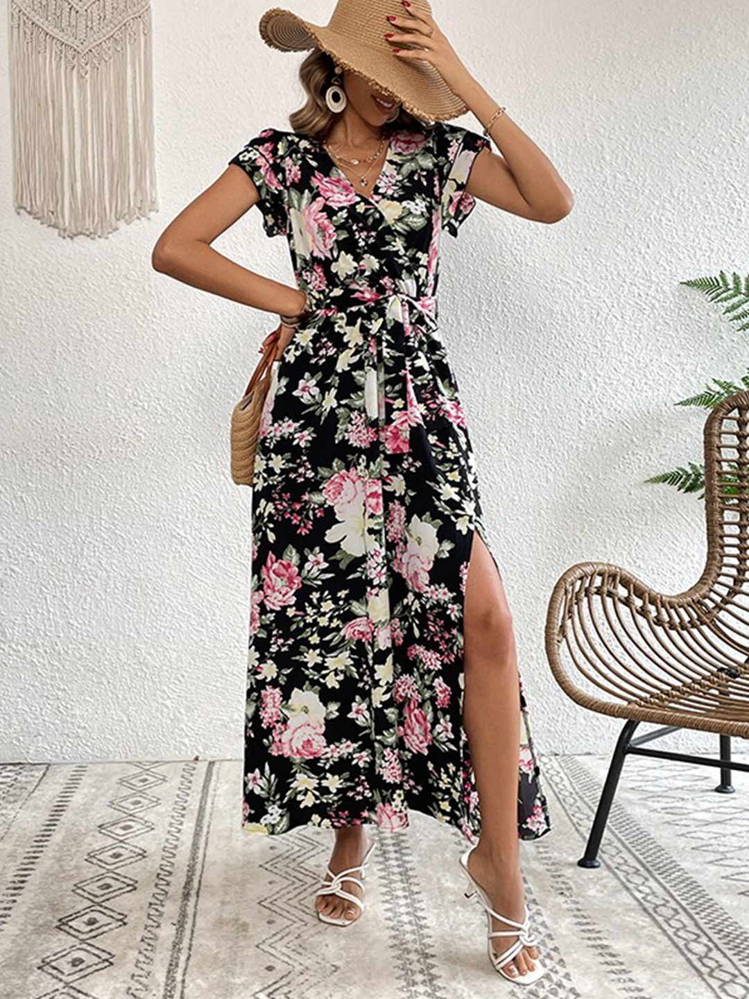 

StyleCast Black Floral Printed V-Neck Short Sleeves A-Line Maxi Dress