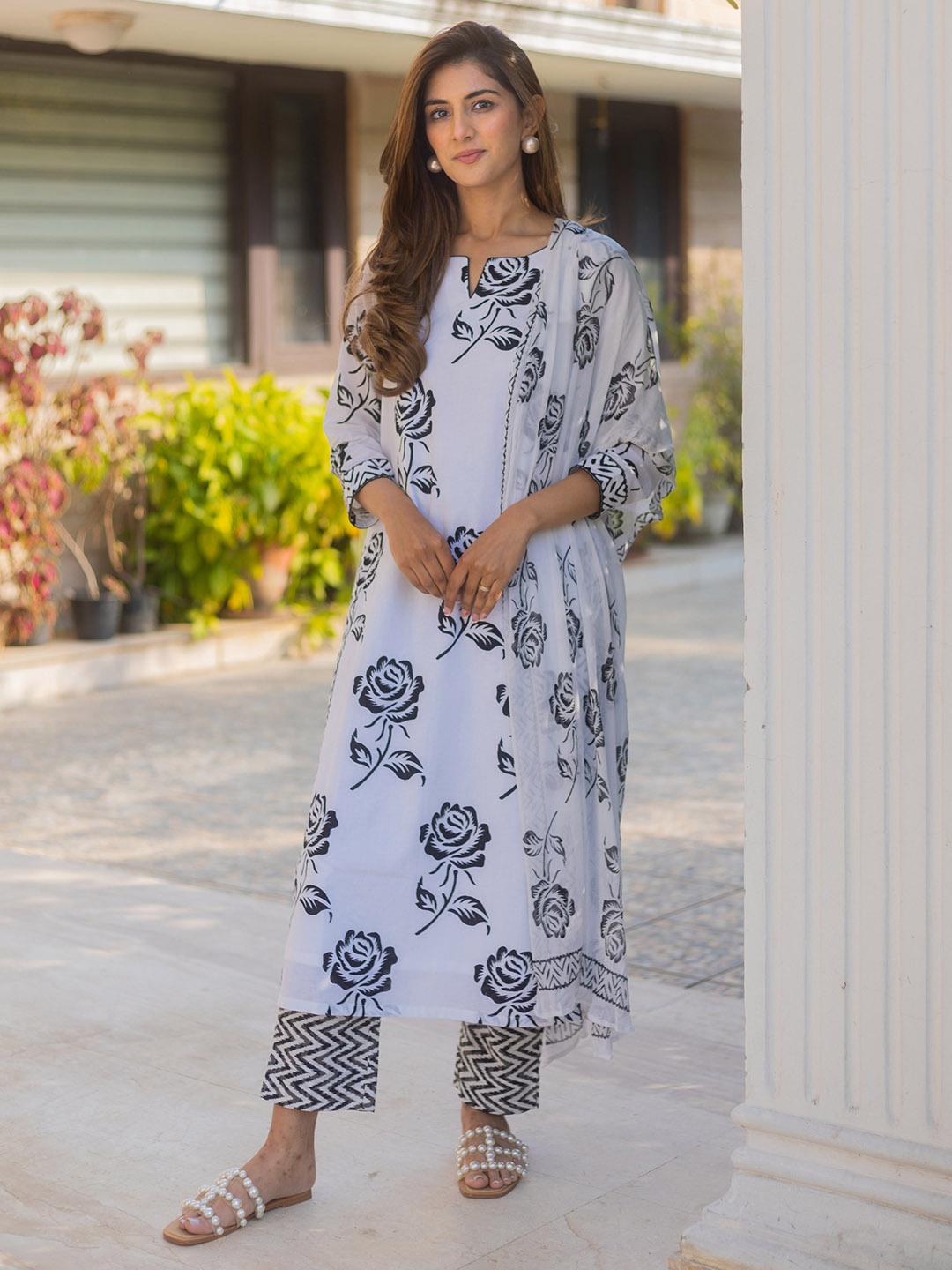 

DIMPLE DESIGN STUDIO Floral Printed Round Neck Pure Cotton Poly Chiffon, White
