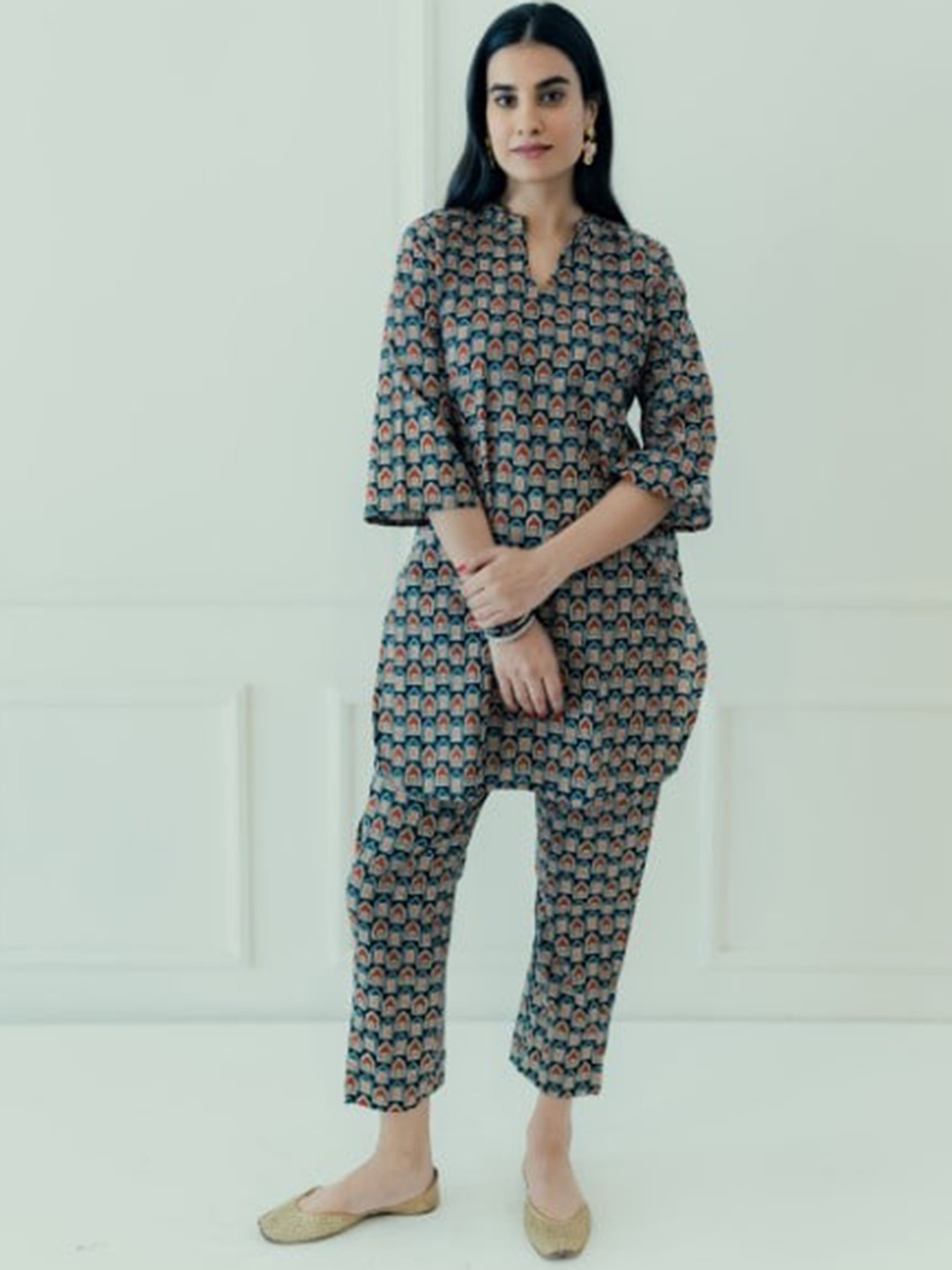 

DIMPLE DESIGN STUDIO Printed Pure Cotton Kurta With Trousers, Blue