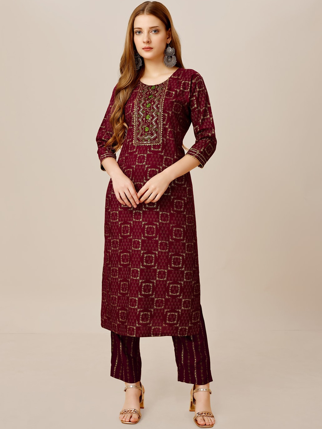 

ARADHNA Geometric Printed Liva Kurta with Trousers, Maroon